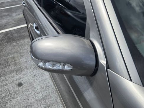 Used 2005 Mercedes-Benz E 320 Sedan image 9