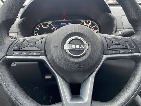 Used 2025 Nissan Altima 2.5 SV image 27