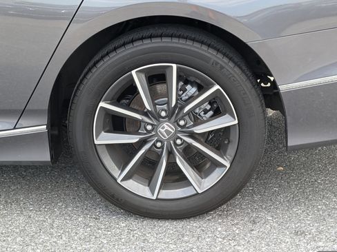 Used 2022 Honda Accord EX-L image 9
