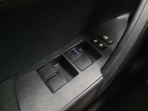 Used 2014 Toyota Corolla LE image 27