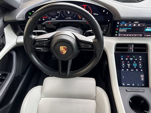 Used 2021 Porsche Taycan image 15