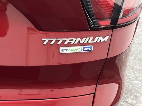 Used 2017 Ford Escape Titanium AWD/4WD image 32