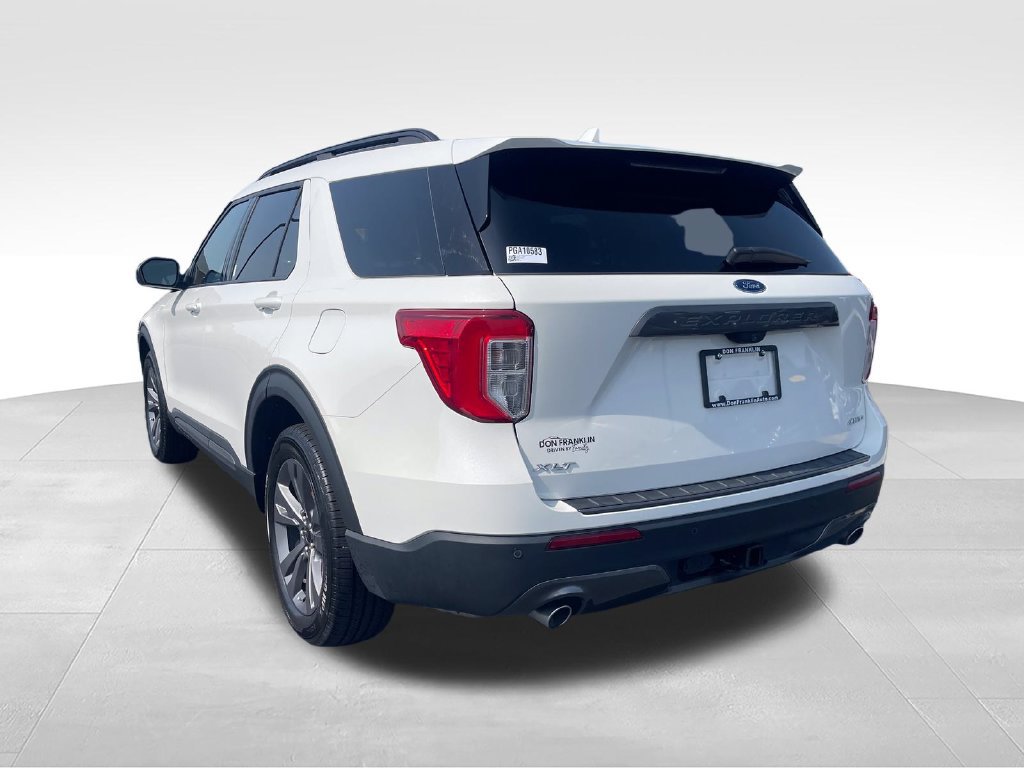 Used 2023 Ford Explorer XLT w/ Equipment Group 202A AWD/4WD image 3