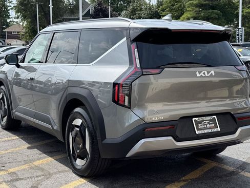 Used 2024 Kia EV9 Wind AWD/4WD image 8