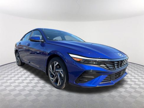 New 2026 Hyundai Elantra Limited image 3