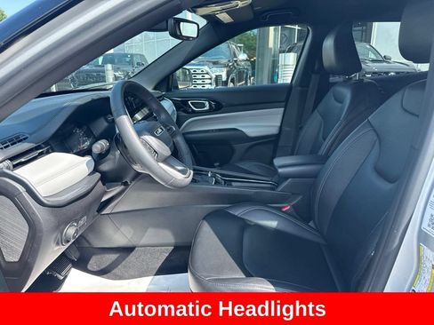 Used 2025 Jeep Compass Limited AWD/4WD image 11
