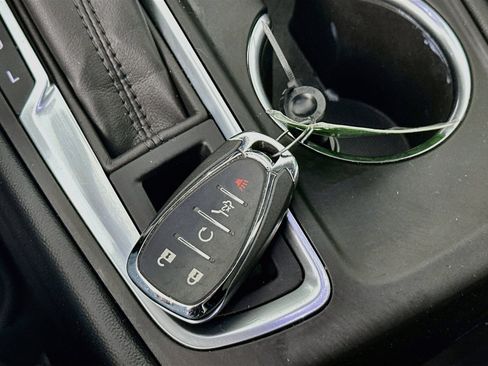 Used 2019 Chevrolet Equinox LT FWD image 25