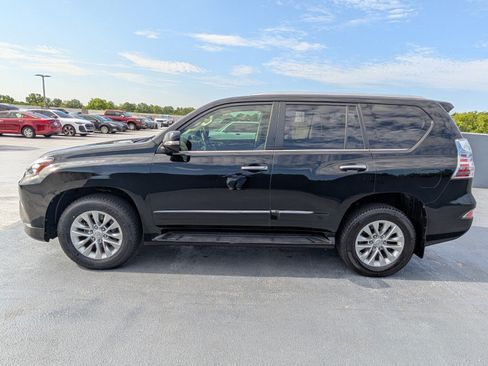 Used 2018 Lexus GX 460 Premium w/ Premium Package AWD/4WD image 2