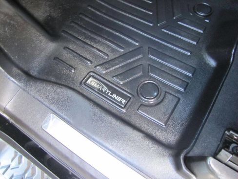 Used 2021 Chevrolet Tahoe Z71 w/ Luxury Package image 15