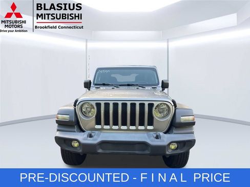 Used 2020 Jeep Wrangler Sport AWD/4WD image 3