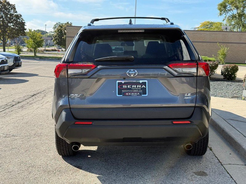 Used 2021 Toyota RAV4 LE AWD/4WD image 4