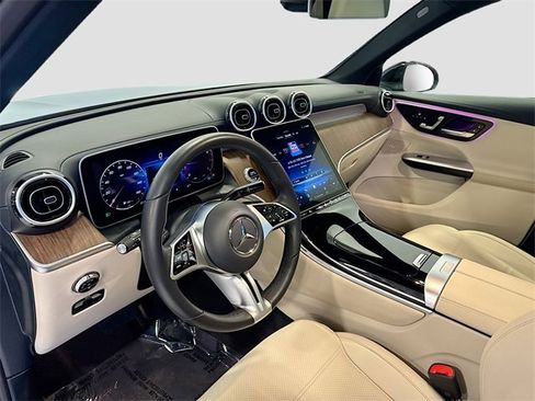 Certified 2024 Mercedes-Benz GLC 300 4MATIC image 9