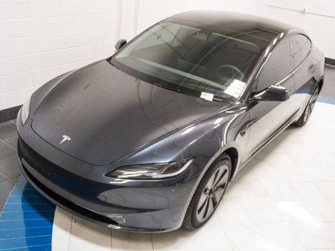 Used 2025 Tesla Model 3 Long Range RWD image 33