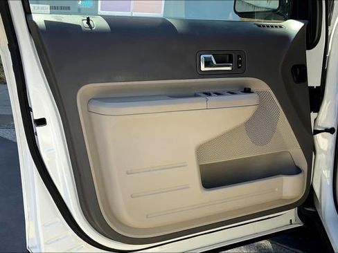 Used 2010 Ford Edge SEL image 22