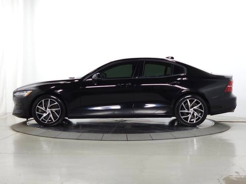 Used 2019 Volvo S60 T6 Momentum w/ Premium Package AWD/4WD image 4