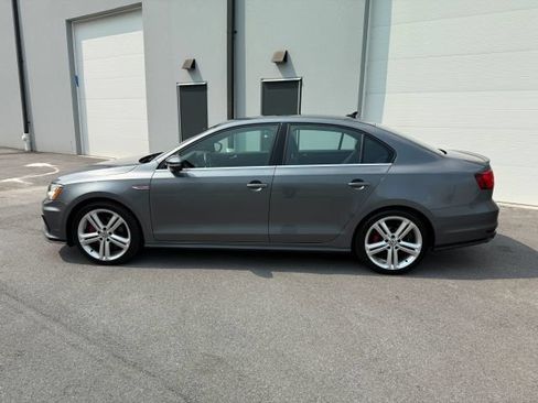 Used 2017 Volkswagen Jetta GLI FWD image 3
