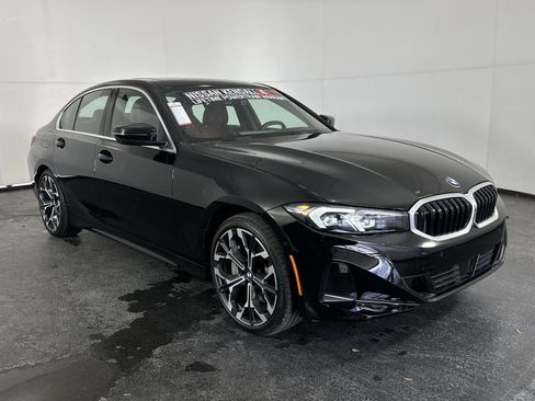 Used 2025 BMW 330i Sedan w/ Premium Package RWD image 2