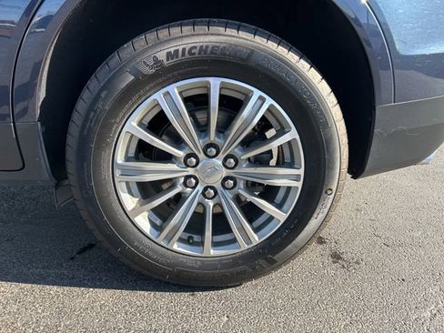 Used 2018 Cadillac XT5 Luxury w/ Driver Awareness Package image 21