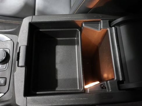 Used 2019 Chevrolet Traverse LT image 32