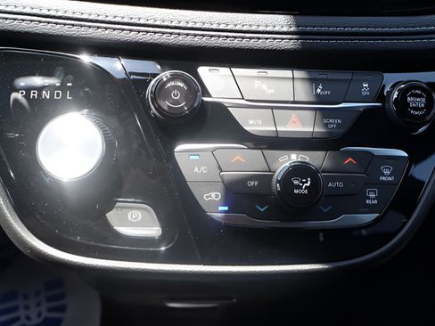 New 2027 Chrysler Pacifica Select FWD image 26