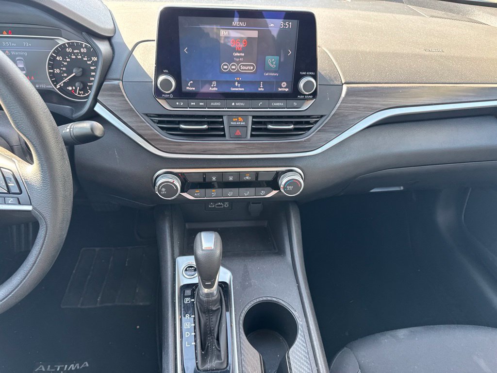 Used 2025 Nissan Altima 2.5 SV FWD image 14
