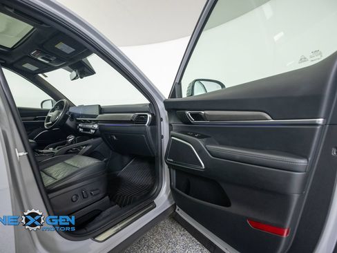 Used 2025 Kia Telluride SX Prestige X-Line AWD/4WD image 42