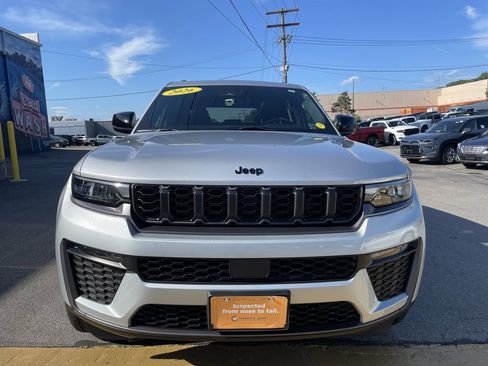 Used 2026 Jeep Grand Cherokee Limited w/ Limited Altitude Package AWD/4WD image 5