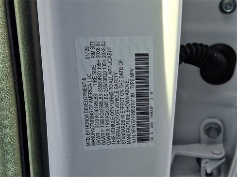 Certified 2025 Honda Pilot Black Edition image 32