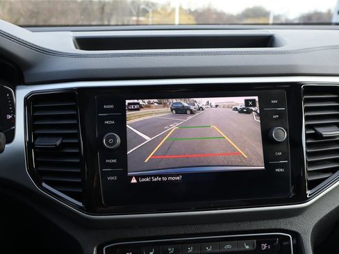 Used 2022 Volkswagen Atlas SEL R-Line image 21