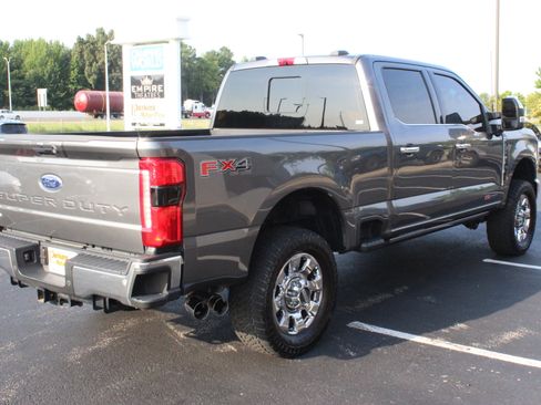 Used 2023 Ford F250 Lariat w/ Lariat Ultimate Package AWD/4WD image 6