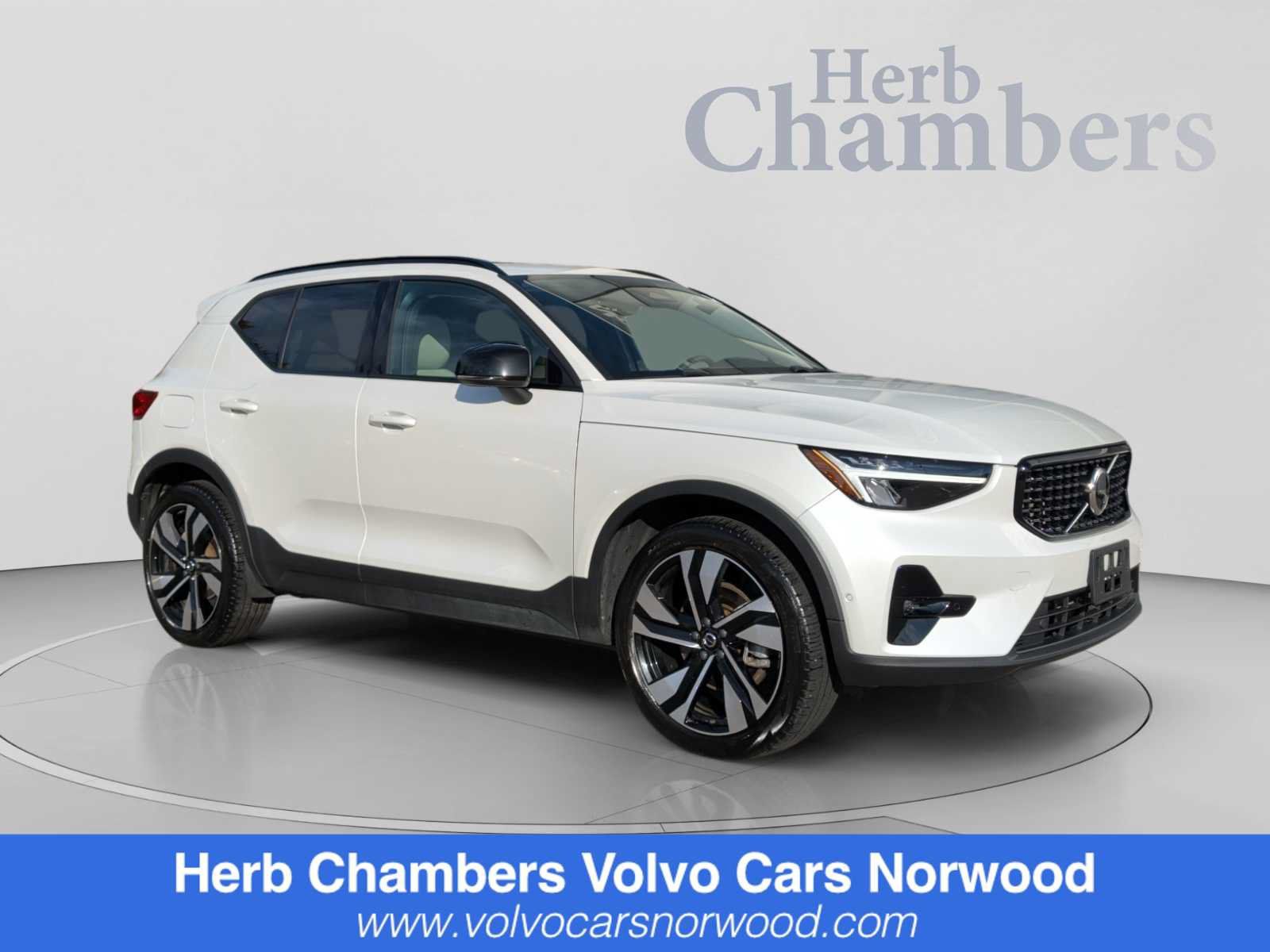 Certified 2024 Volvo XC40 B5 Plus w/ Climate Package AWD/4WD image 1