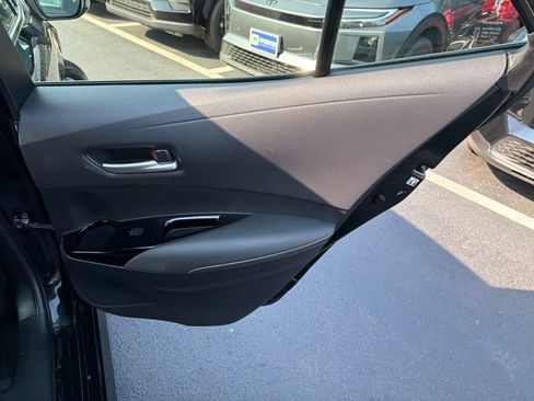 Used 2025 Toyota Corolla SE FWD image 12