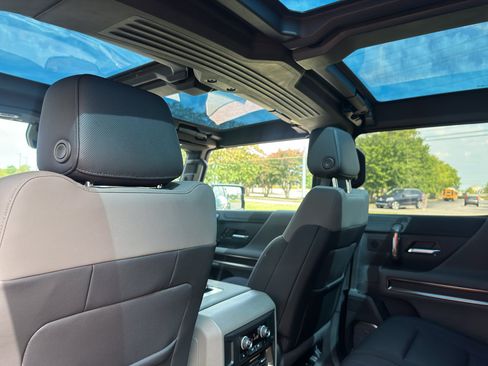 Used 2024 GMC Hummer EV 3X AWD/4WD image 18
