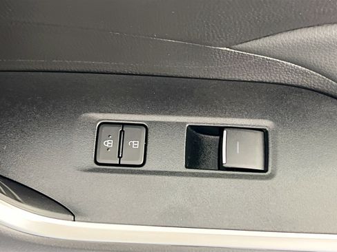 Used 2025 Toyota RAV4 XLE w/ Convenience Package FWD image 30