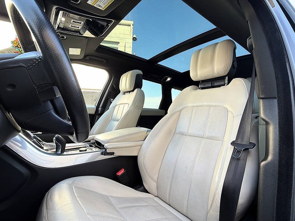 Used 2019 Land Rover Range Rover Sport HSE AWD/4WD image 5