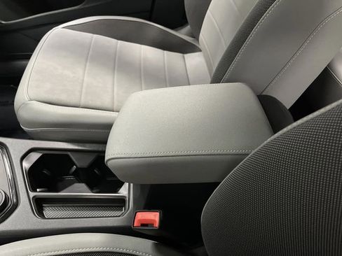 Used 2024 Volkswagen Taos SE w/ Panoramic Sunroof Package image 20