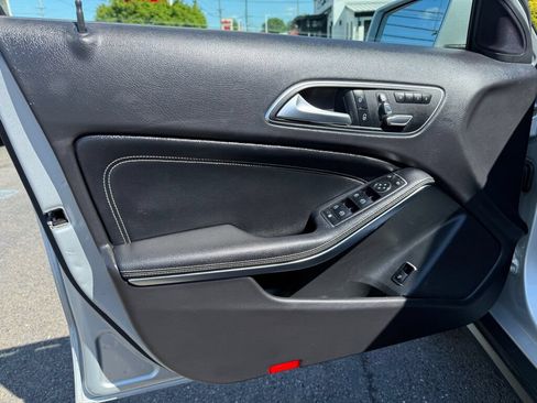 Used 2019 Mercedes-Benz GLA 250 4MATIC image 8