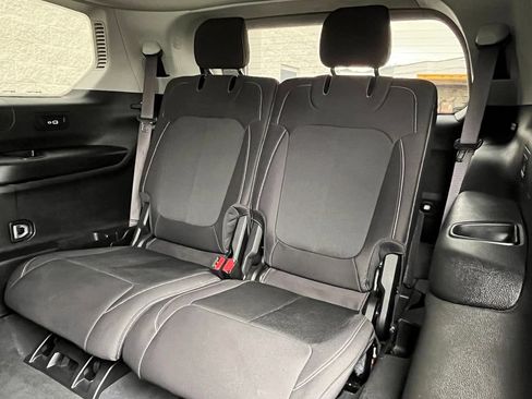 Certified 2024 Jeep Grand Cherokee L Laredo w/ Luxury Tech Group I AWD/4WD image 25