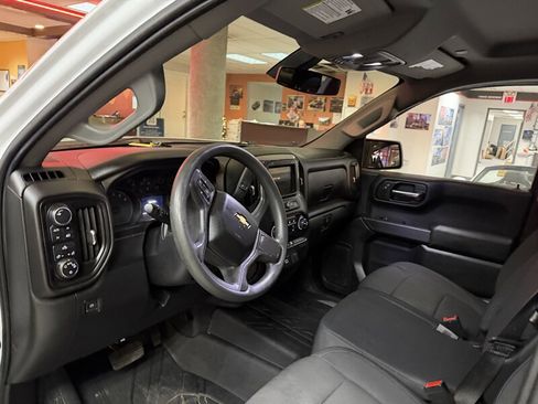 Used 2019 Chevrolet Silverado 1500 Custom w/ Custom Value Package image 11