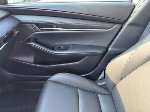 Used 2023 MAZDA MAZDA3 s image 29