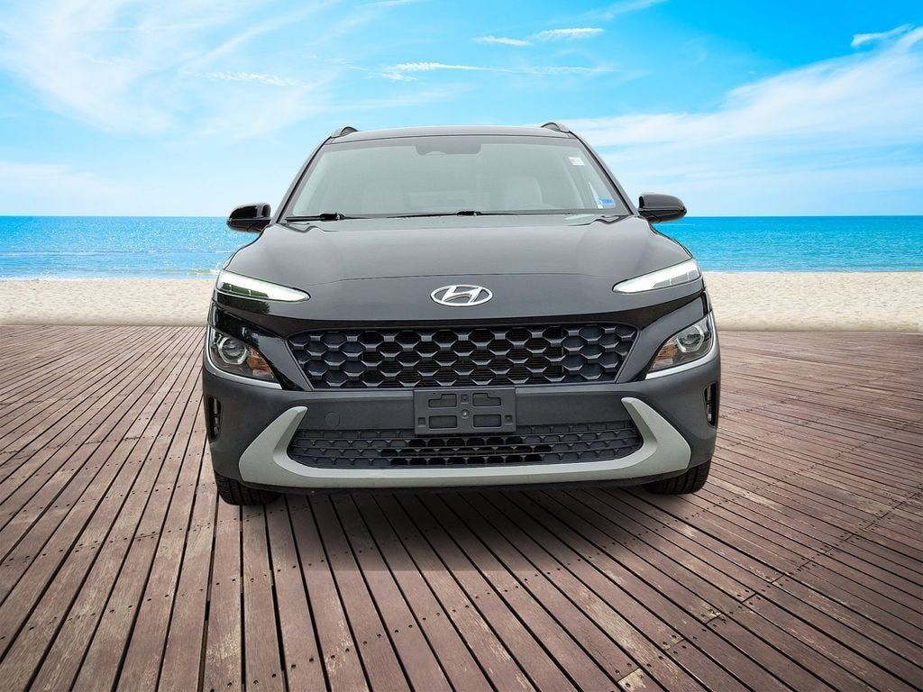 Used 2023 Hyundai Kona SEL w/ Cargo Package FWD image 2