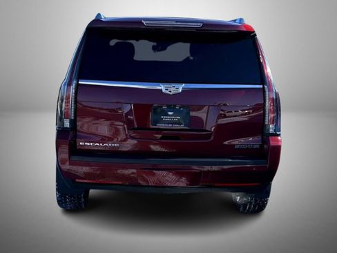 Used 2017 Cadillac Escalade Luxury image 9