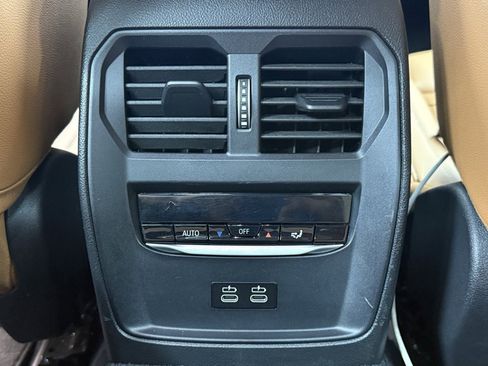 Used 2024 BMW i4 eDrive35 w/ Convenience Package image 36