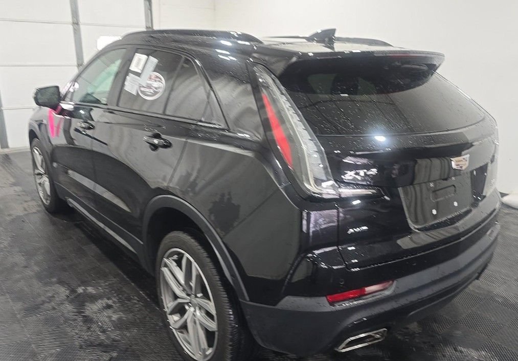 Used 2022 Cadillac XT4 Sport w/ Sun And Sound Package AWD/4WD image 2