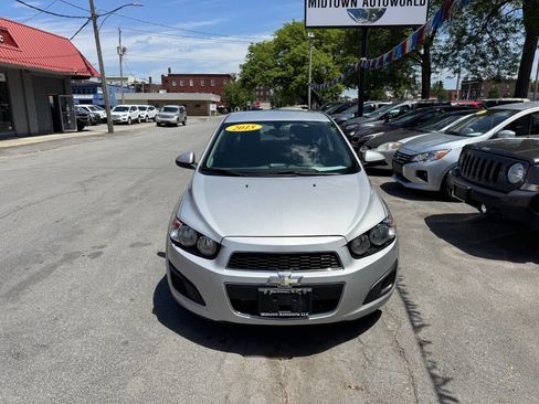 Used 2015 Chevrolet Sonic LT FWD image 2