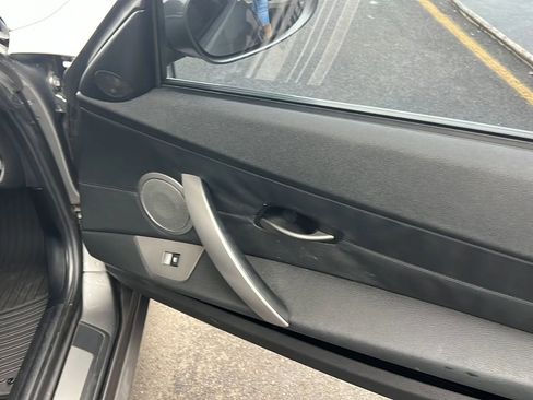 Used 2004 BMW Z4 2.5i image 25