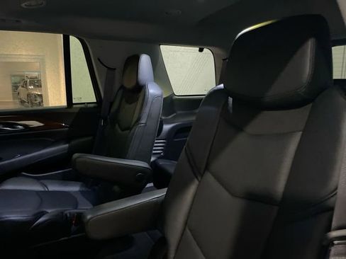 Used 2017 Cadillac Escalade Premium Luxury AWD/4WD image 11