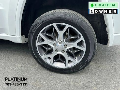Used 2019 Jeep Grand Cherokee Overland AWD/4WD image 25