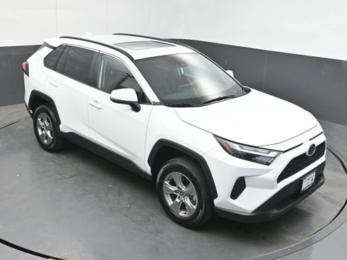 Used 2025 Toyota RAV4 XLE w/ Convenience Package image 33