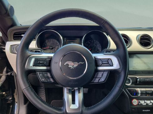 Used 2016 Ford Mustang Premium image 12